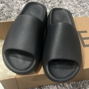 Size 11 Yeezy slide onyx